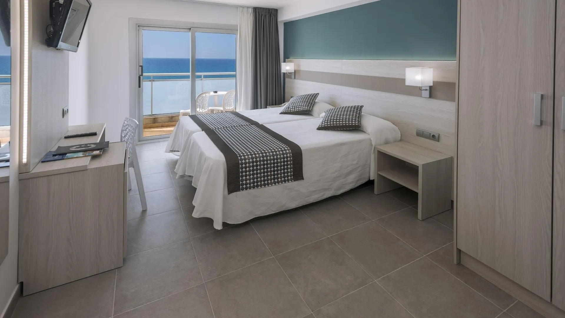 Hotel 4R Miramar Calafell