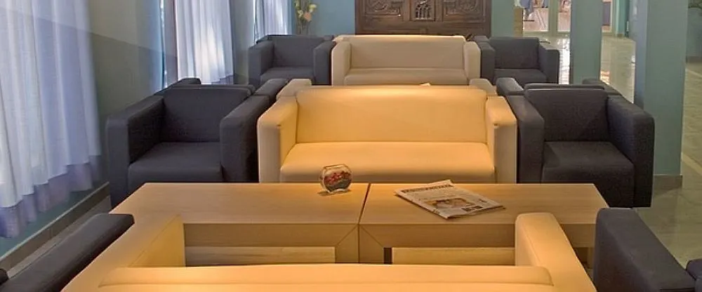 فندق 4R Miramar كالافيل 3*,