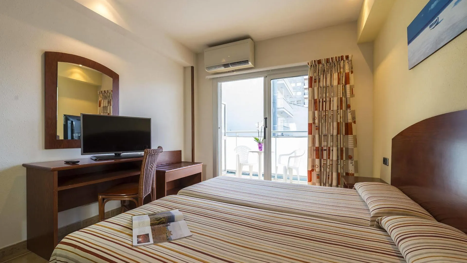 Hotel 4R Miramar Calafell
